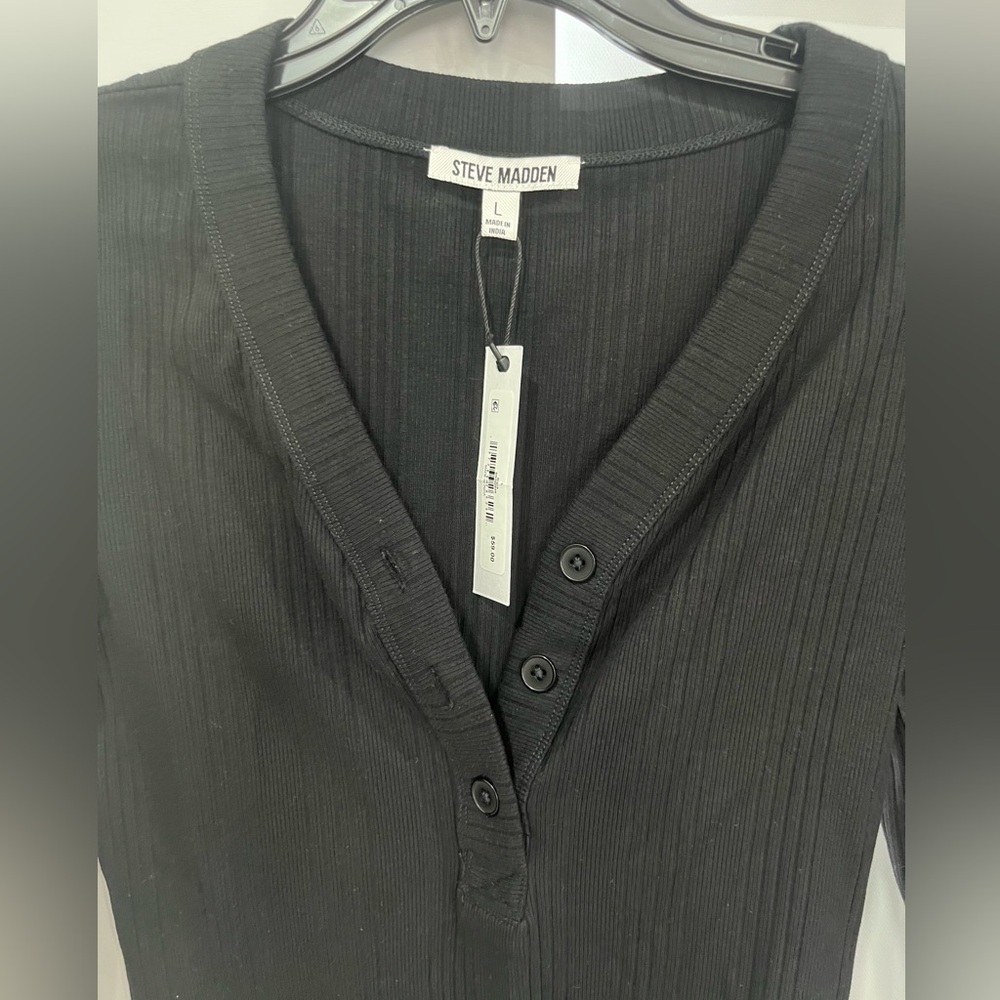 Steve Madden Black Ribbed V-Neck body - Picture 3 of 7